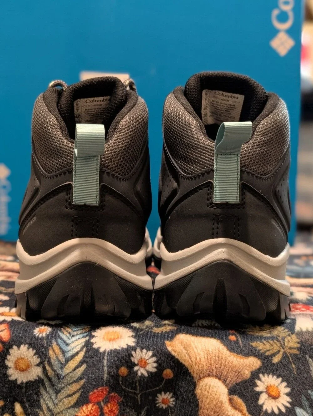 🆕 Women's SIZE 9 Columbia Transverse Waterproof Mid Top Hiking Boots